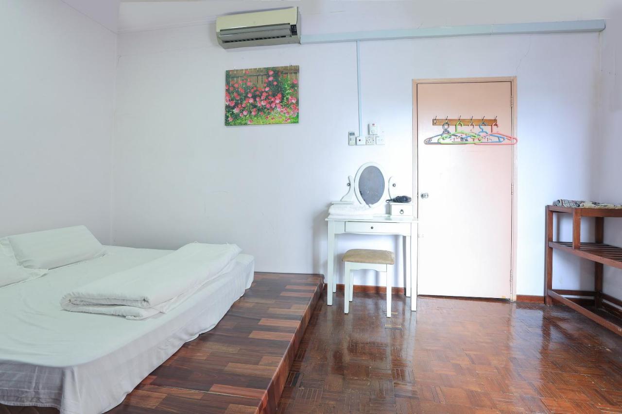 Oyo Home 90229, 3 Little Birds Homestay 4Bhk Malacca Exteriör bild