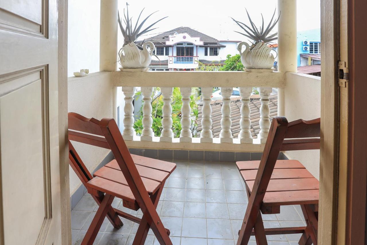 Oyo Home 90229, 3 Little Birds Homestay 4Bhk Malacca Exteriör bild