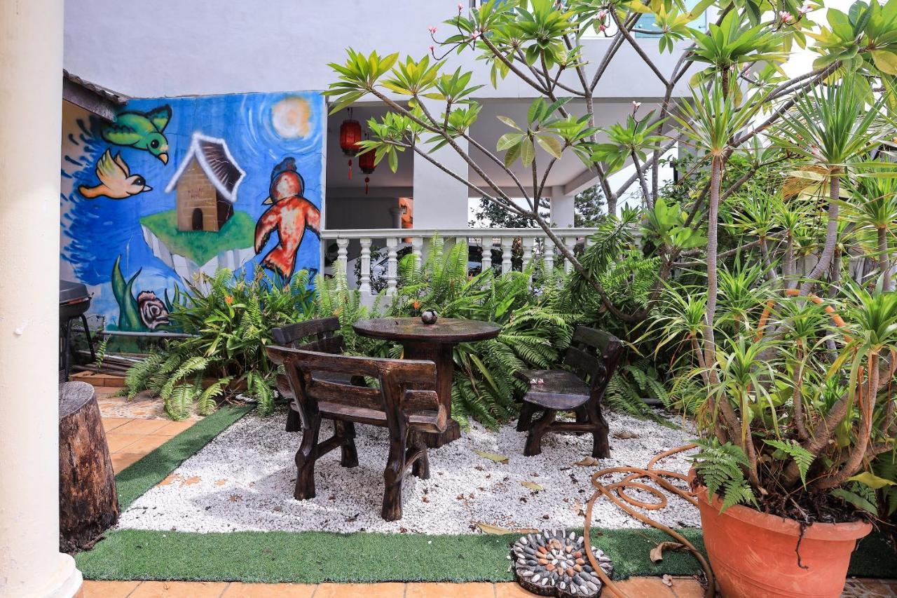 Oyo Home 90229, 3 Little Birds Homestay 4Bhk Malacca Exteriör bild