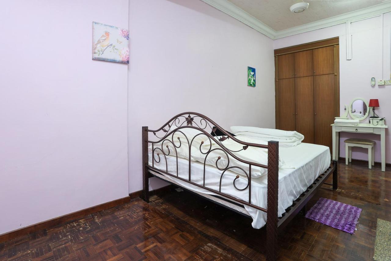 Oyo Home 90229, 3 Little Birds Homestay 4Bhk Malacca Exteriör bild