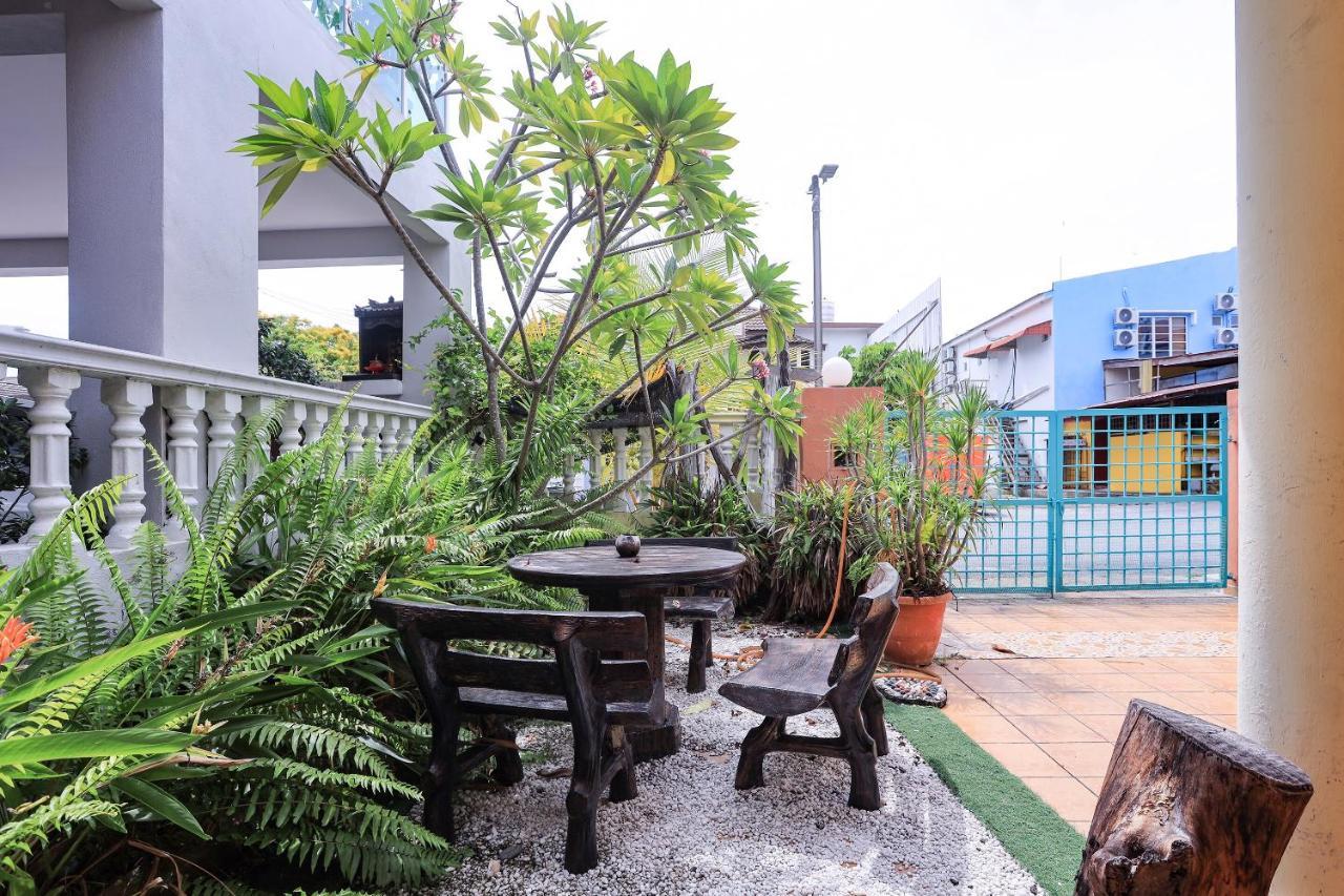 Oyo Home 90229, 3 Little Birds Homestay 4Bhk Malacca Exteriör bild