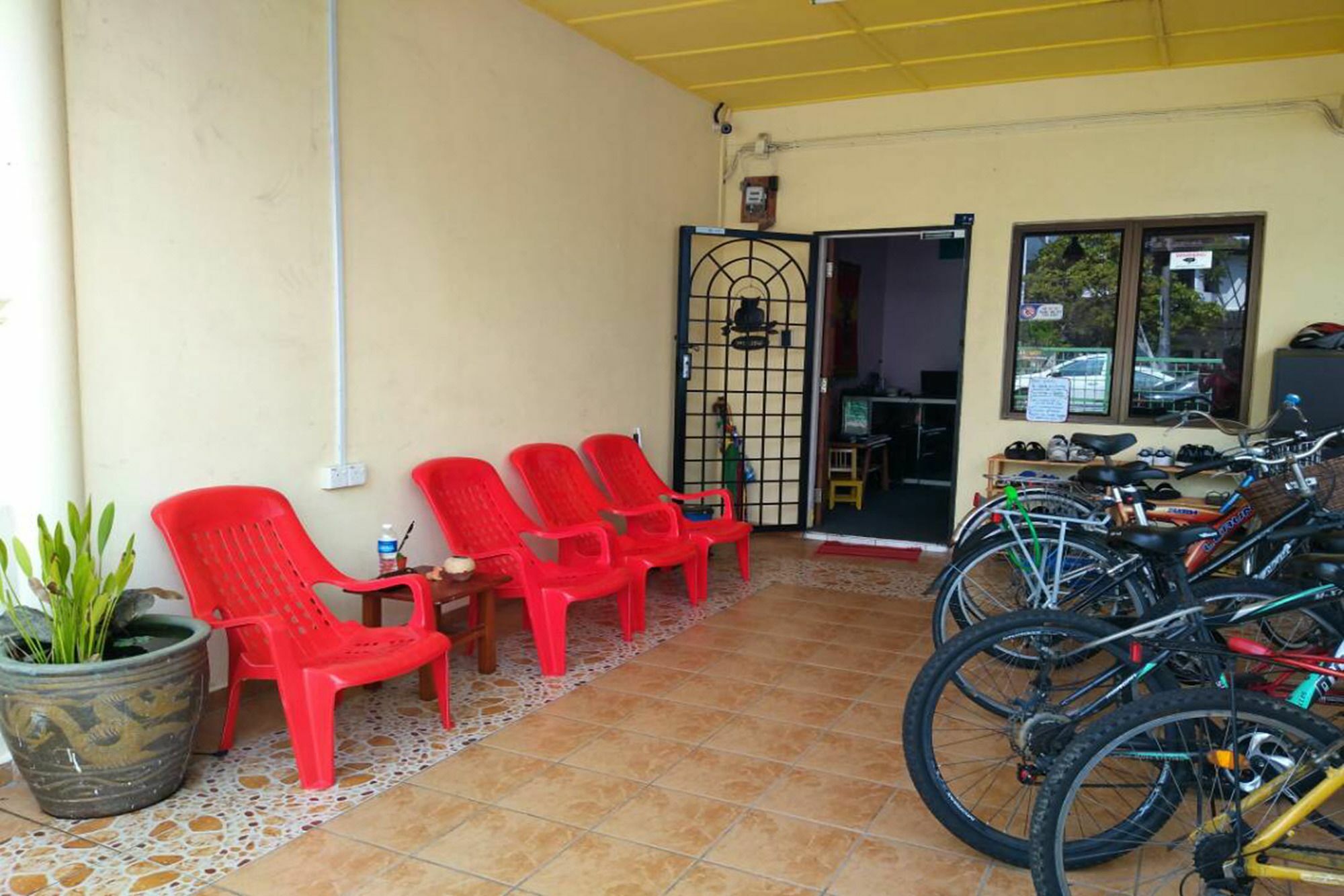 Oyo Home 90229, 3 Little Birds Homestay 4Bhk Malacca Exteriör bild